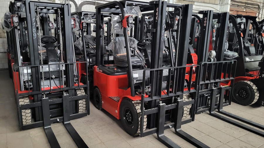 Тест-драйв складской техники на нашем складе в Бердске