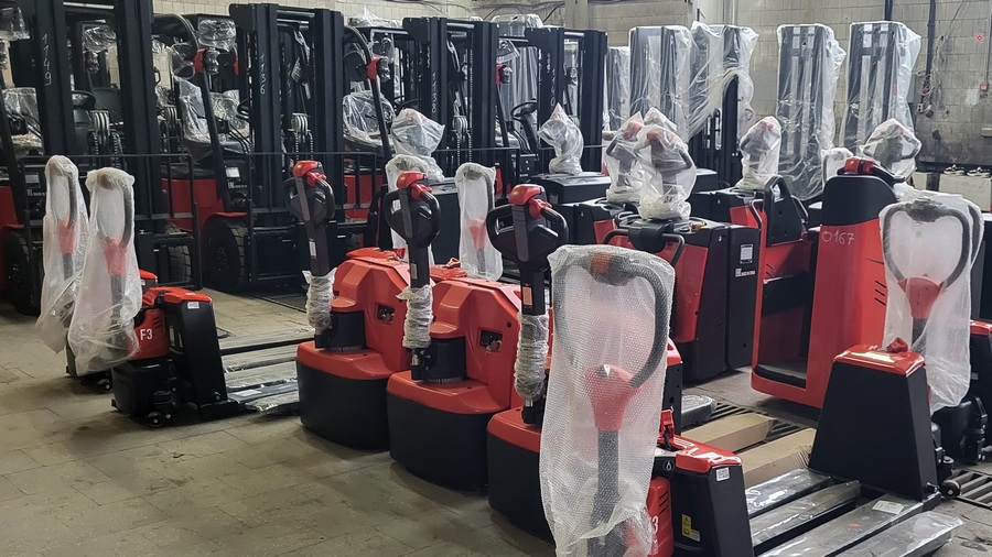 Тест-драйв складской техники на нашем складе в Бердске